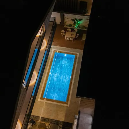 Seven Luxury *