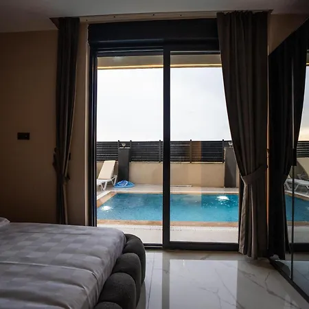 Seven Lukxury Villa *