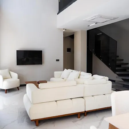 Seven Luxury