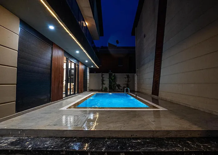 Seven Luxury Vilă