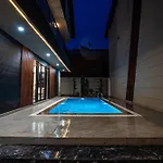 Seven Luxury Villa