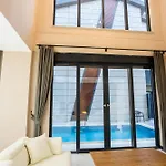 Seven Luxury