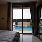 Seven Luxury Villa *